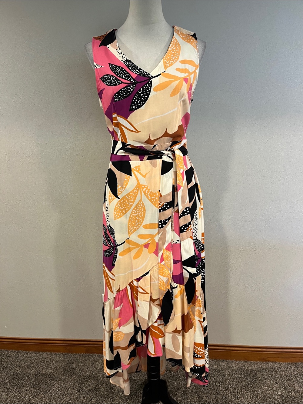 Sleeveless Pink‎ & Cream leaf print V-Neck Midi Dress size small